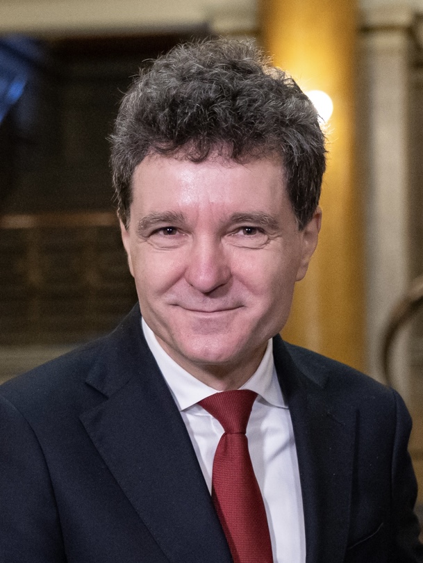 Președintele României, Nicușor Dan, fotografiat în costum și cravată